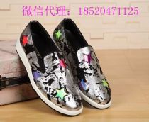 微信男鞋一手貨源一件代發：最新休閑皮鞋廠家代理招募